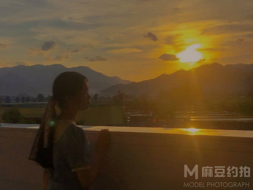 情绪模特