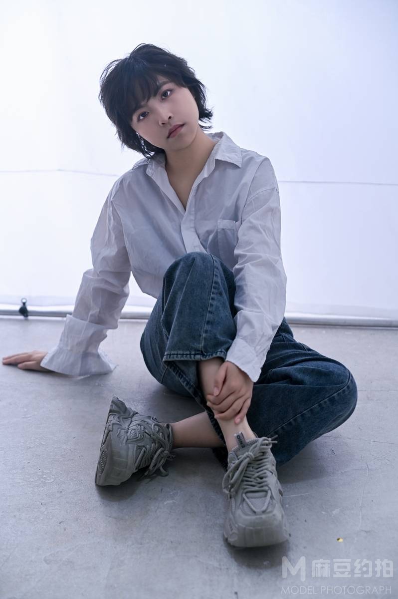 黑白模特