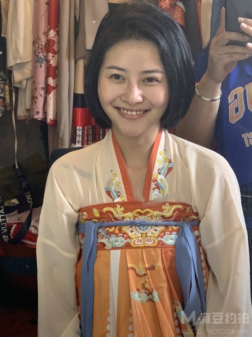 妆容模特