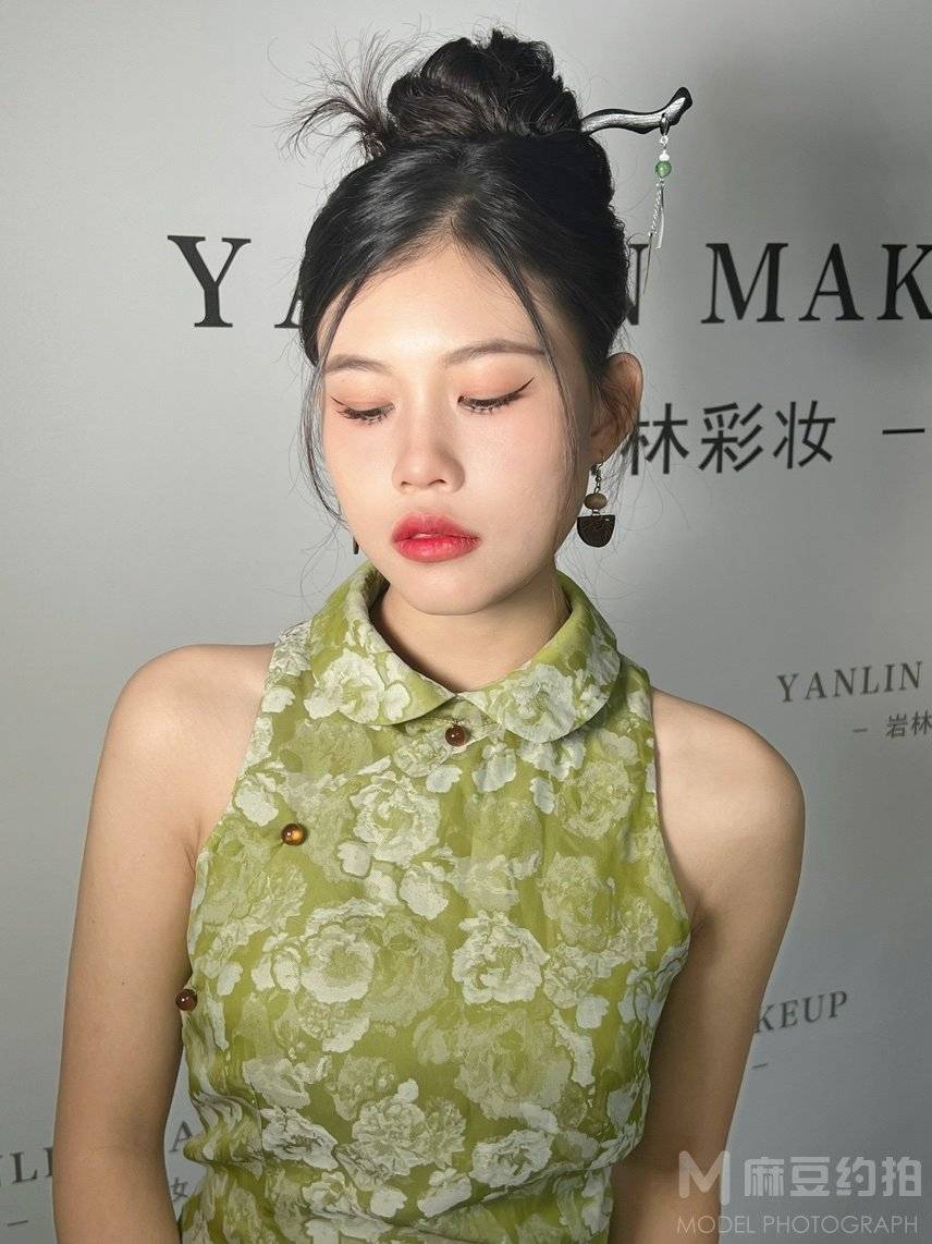 妆容模特