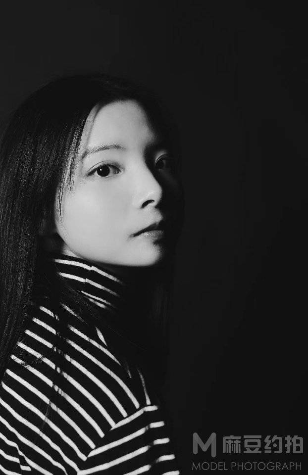 黑白模特