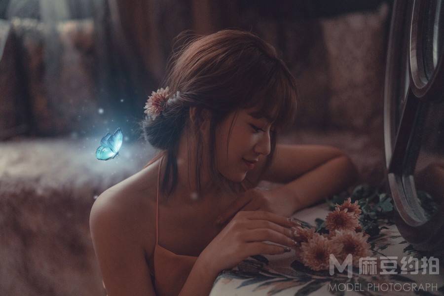 情绪模特