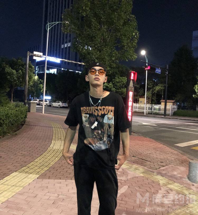 黑白模特