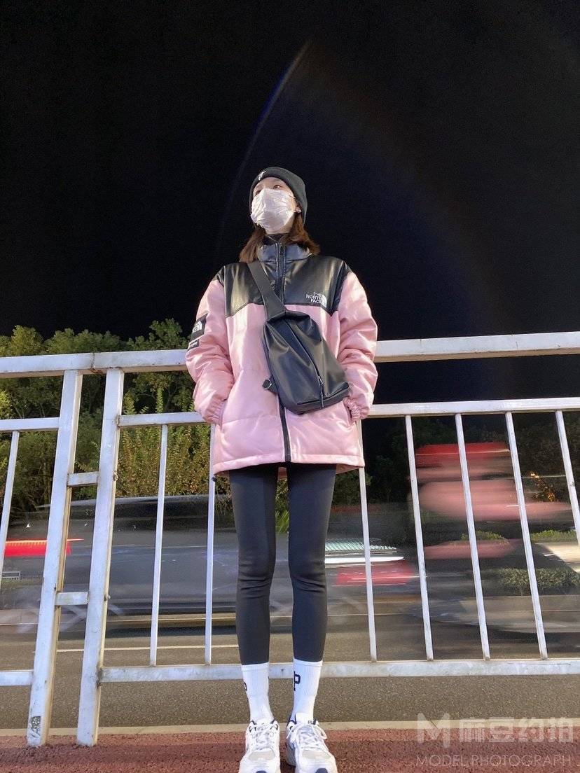 黑白模特