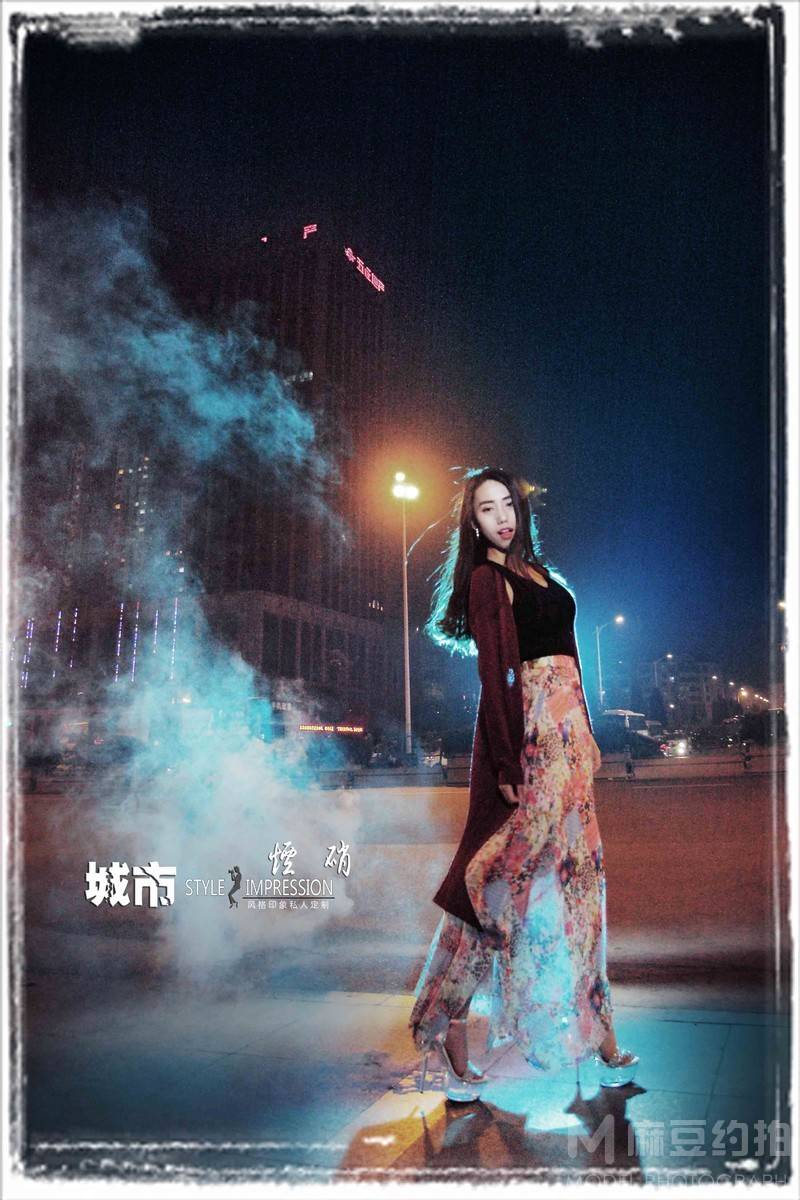 情绪模特