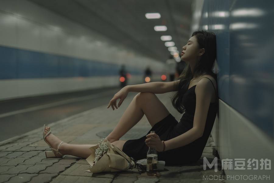 情绪模特