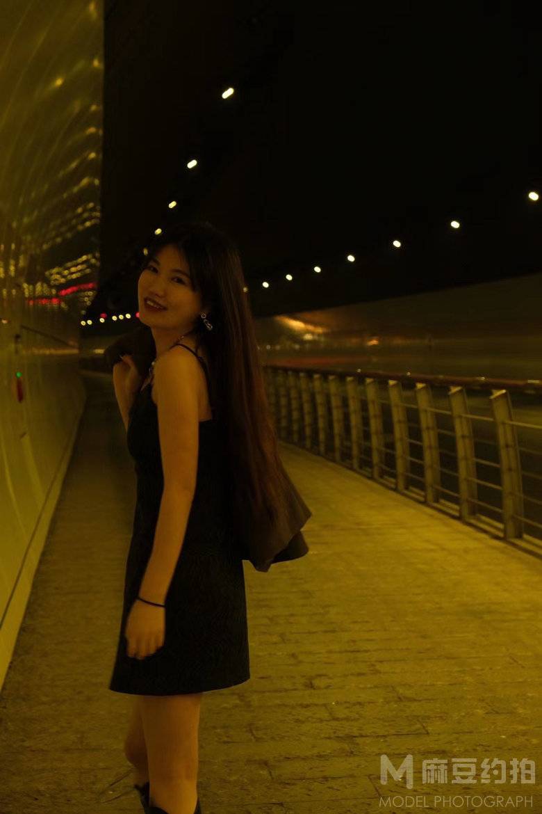 夜景模特
