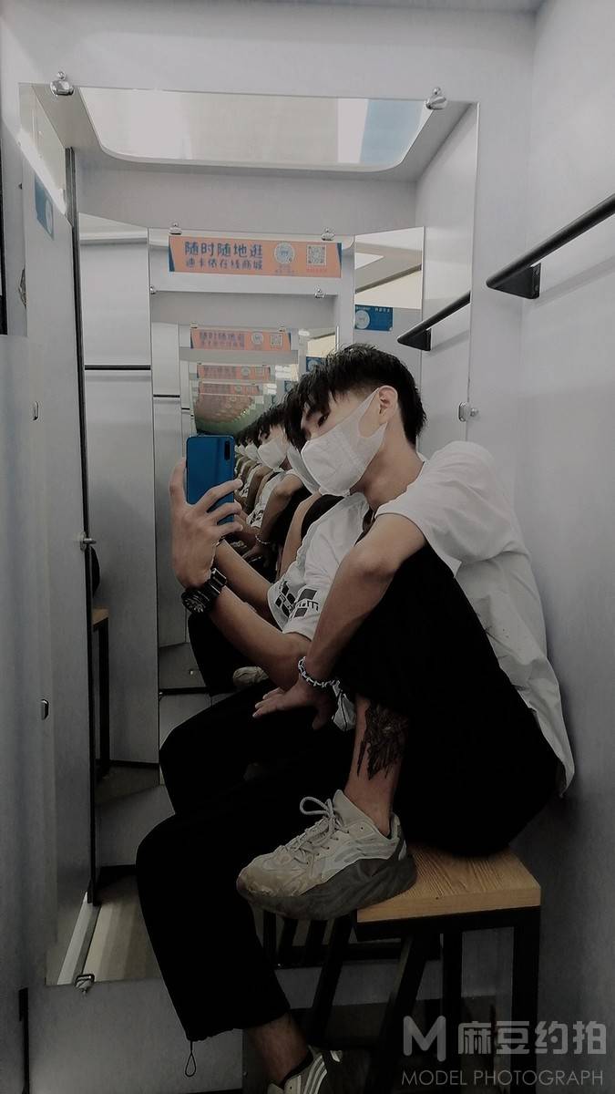 黑白模特