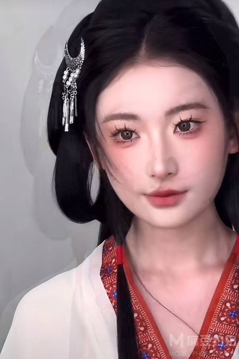 妆容模特