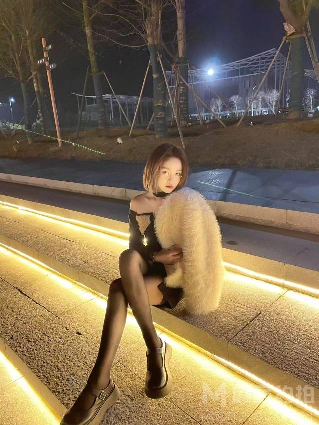 黑白模特