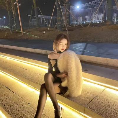 黑白模特