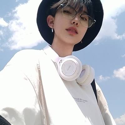 黑白模特