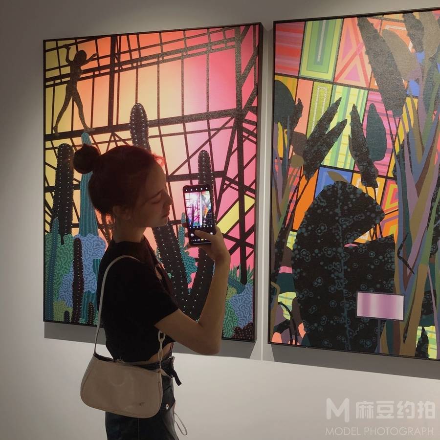 情绪模特