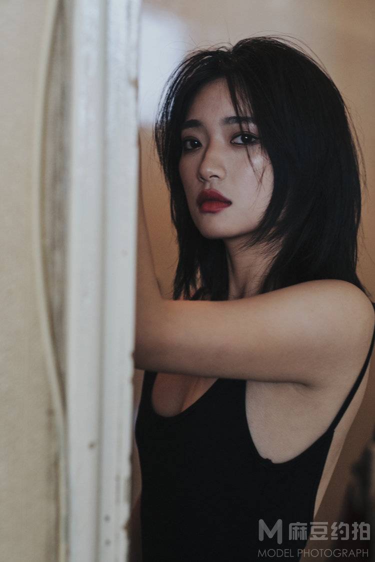 黑白模特
