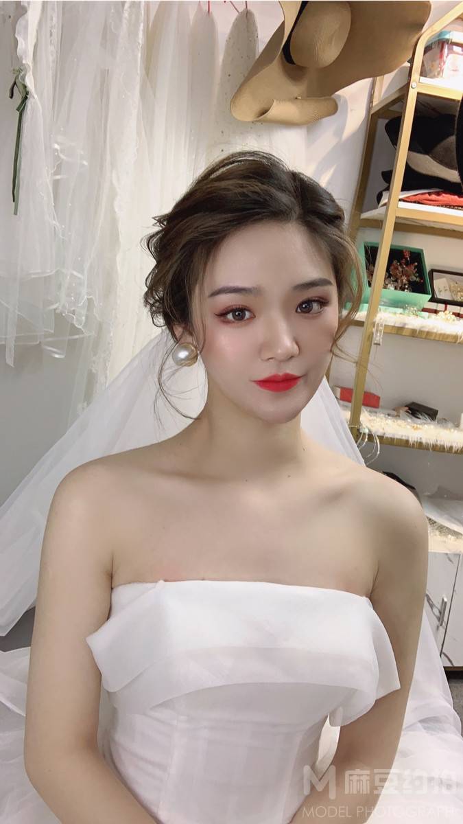 妆容模特