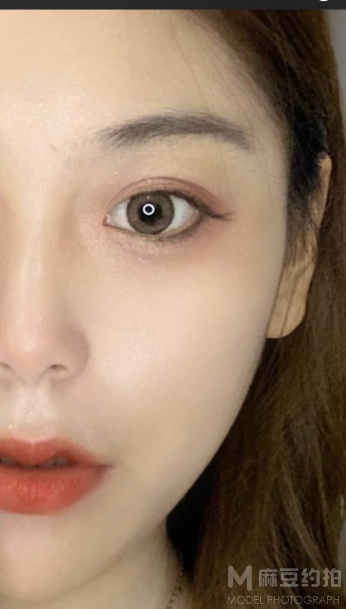 妆容模特