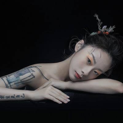情绪模特