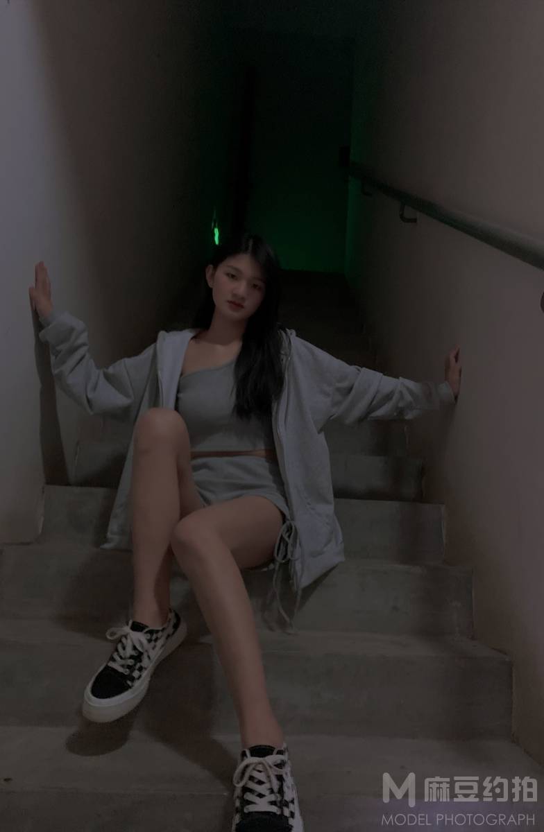 黑白模特
