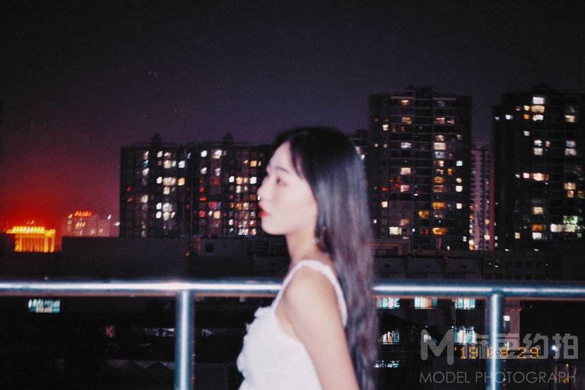 夜景模特