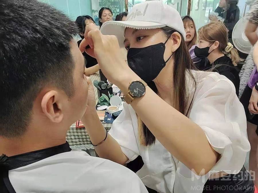 妆容模特