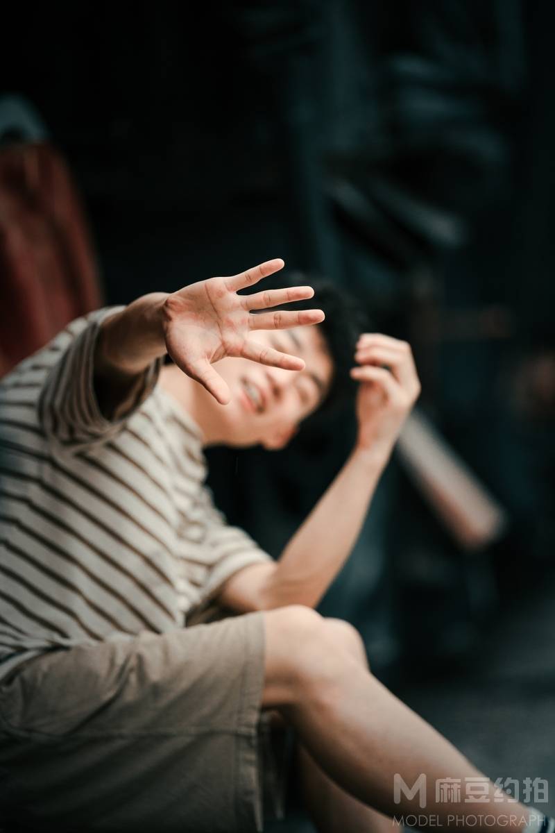情绪模特