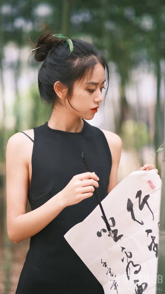 情绪模特