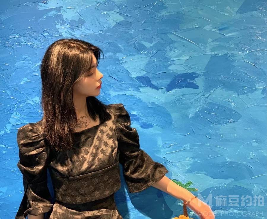 情绪模特