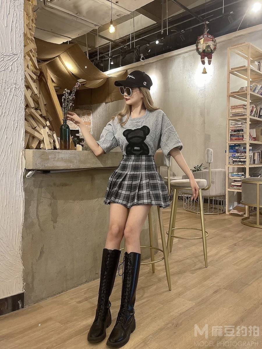 校园模特
