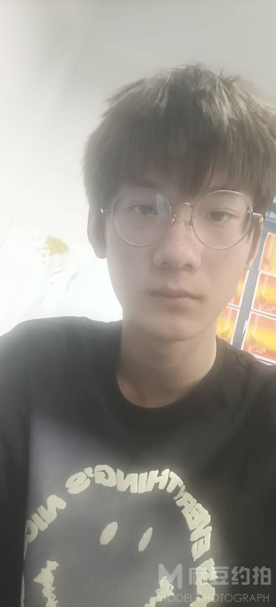黑白模特