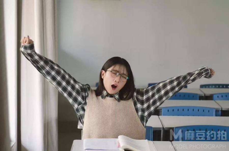 校园模特