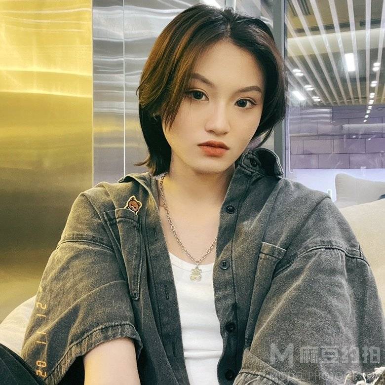 黑白模特