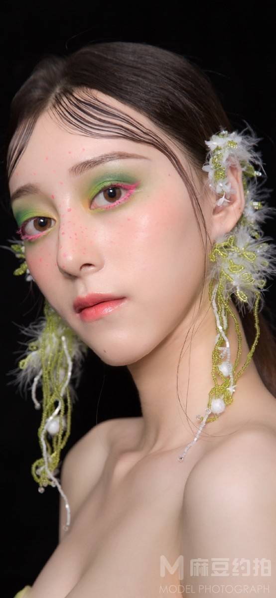 妆容模特