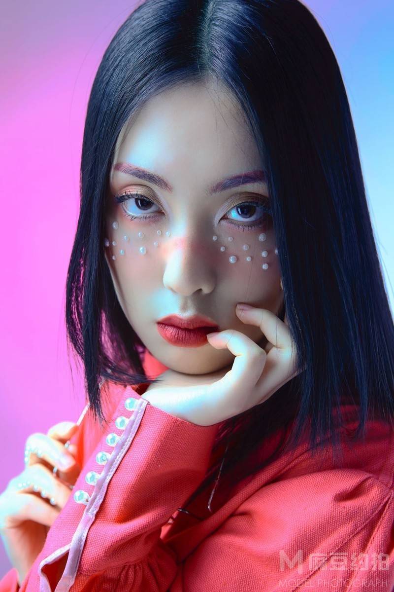 情绪模特