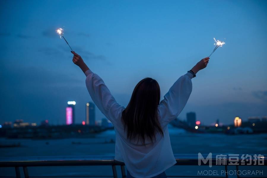 夜景模特