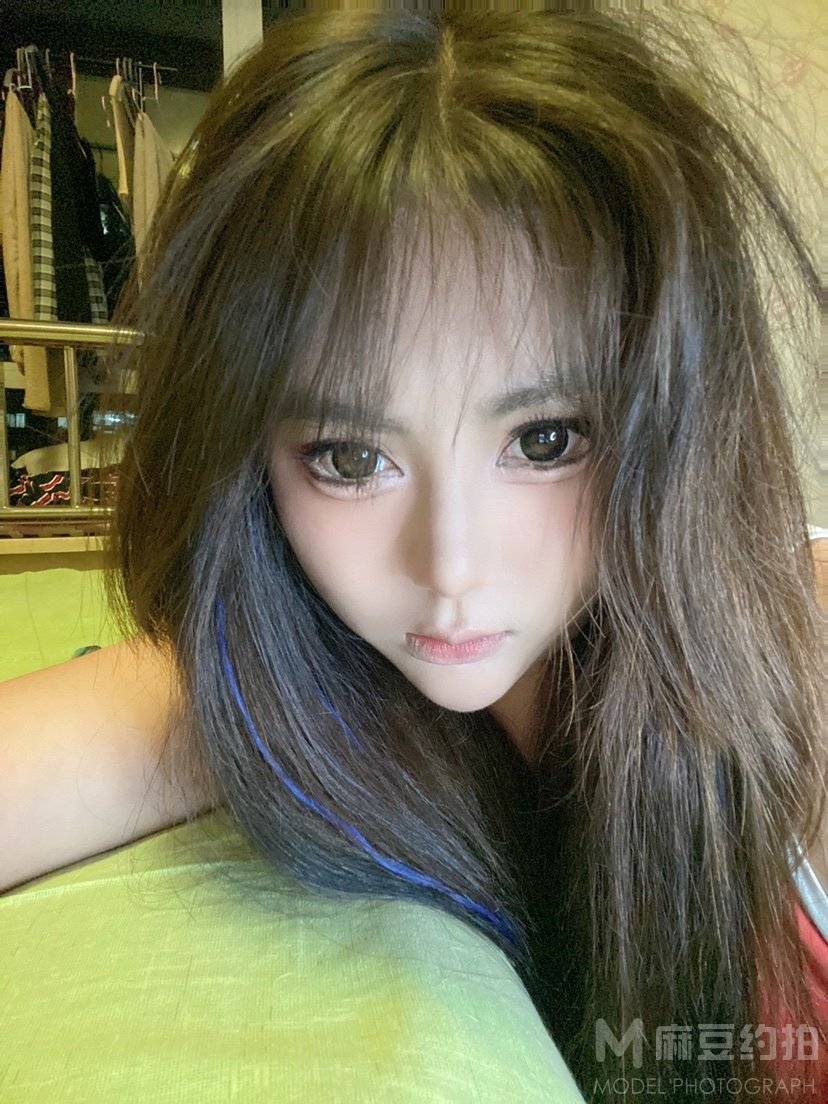 黑白模特
