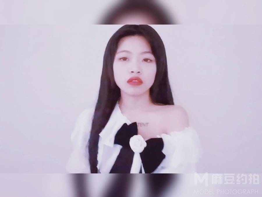 黑白模特