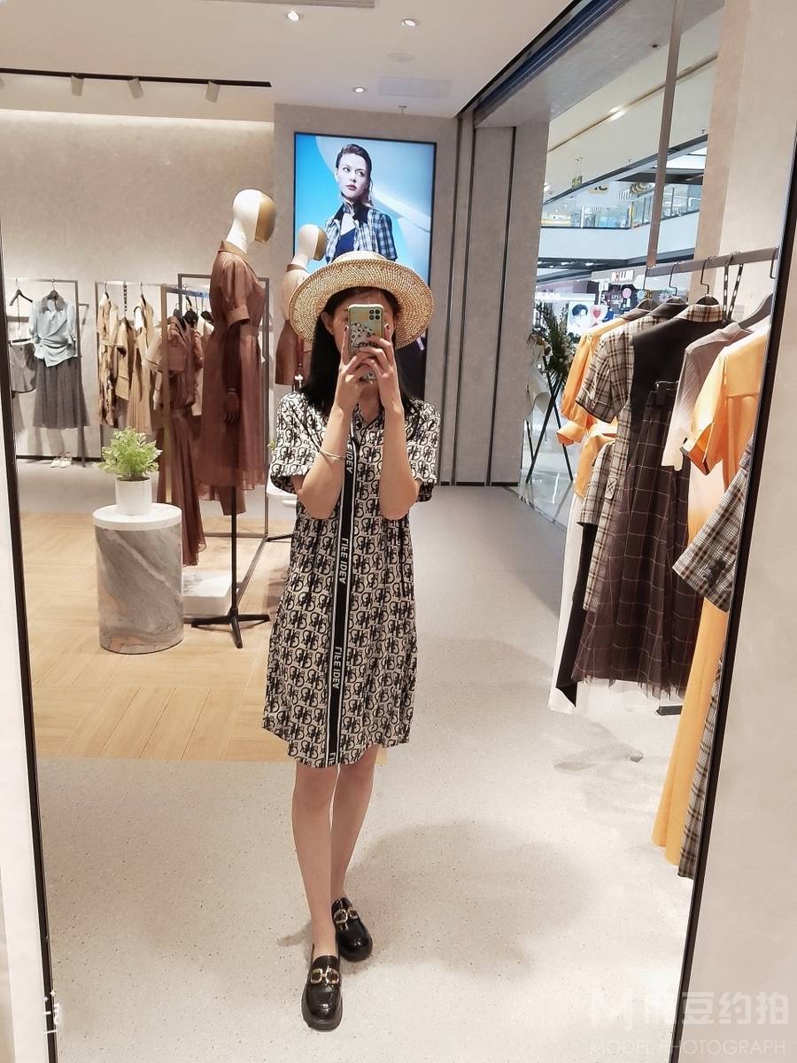 清新模特