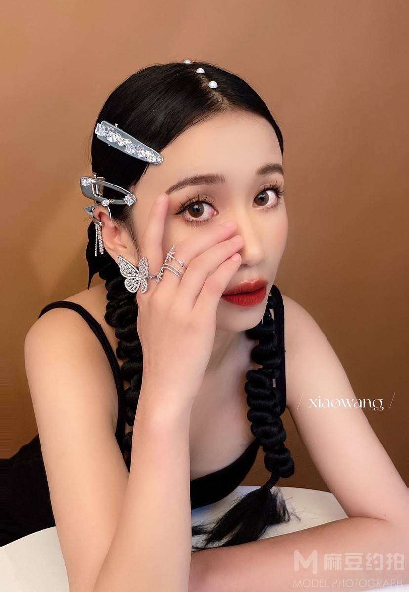 妆容模特