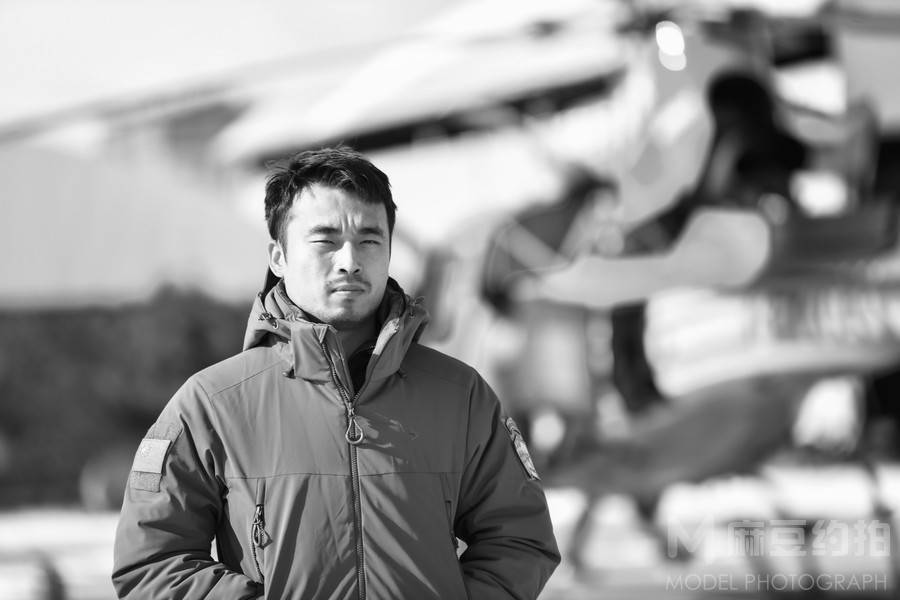 黑白模特