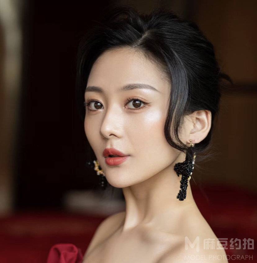 妆容模特