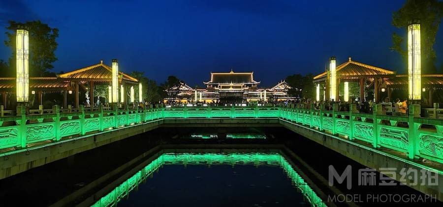 夜景模特