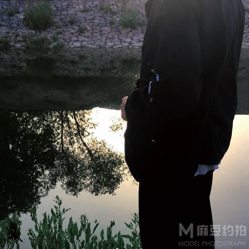 黑白模特