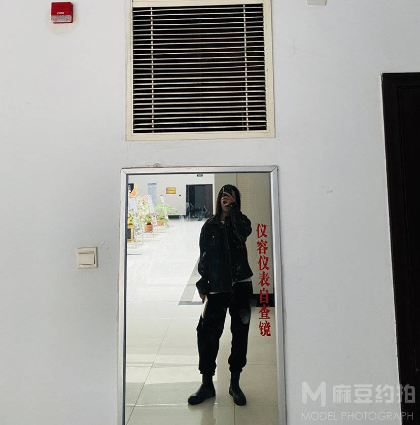 黑白模特
