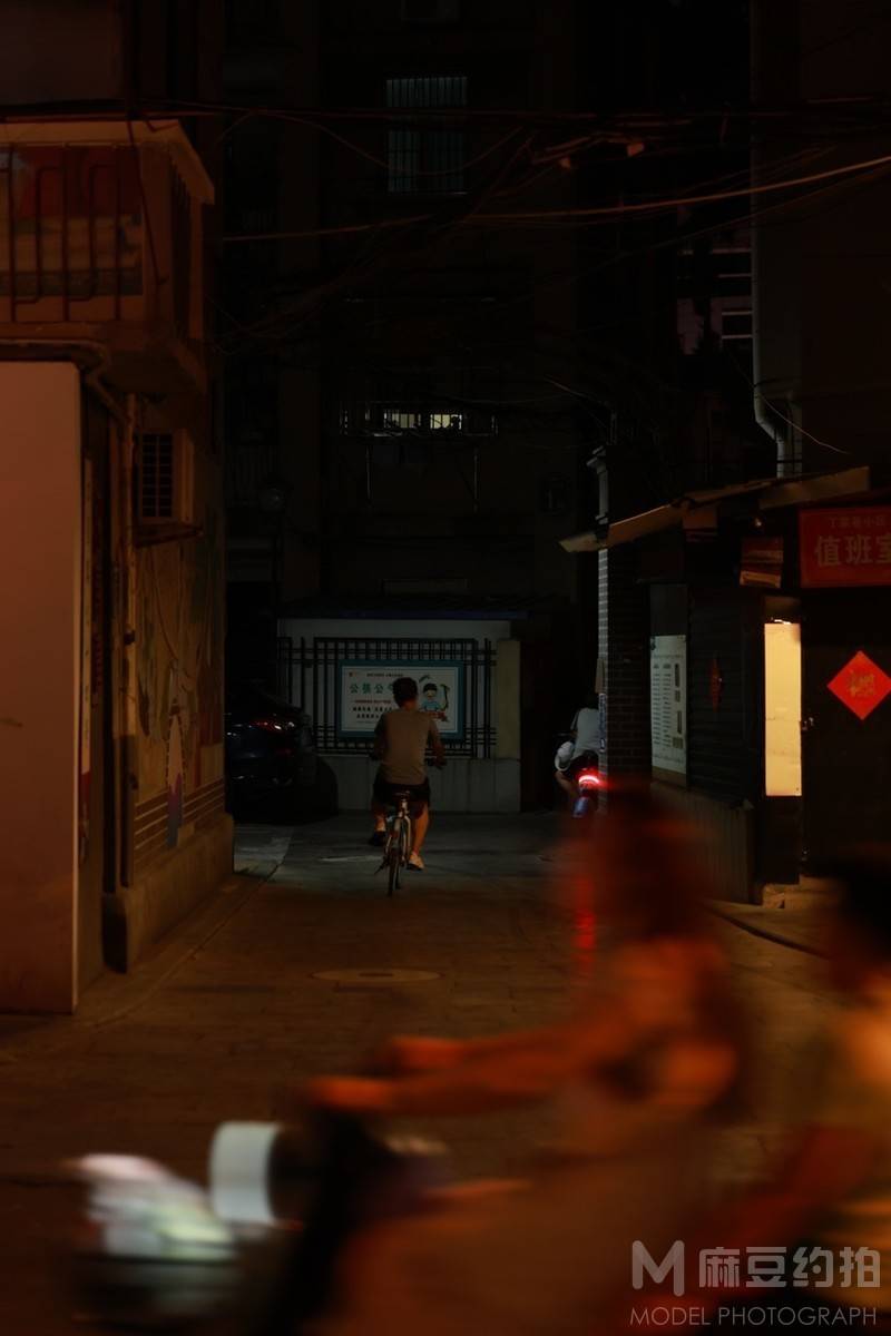 纪实模特