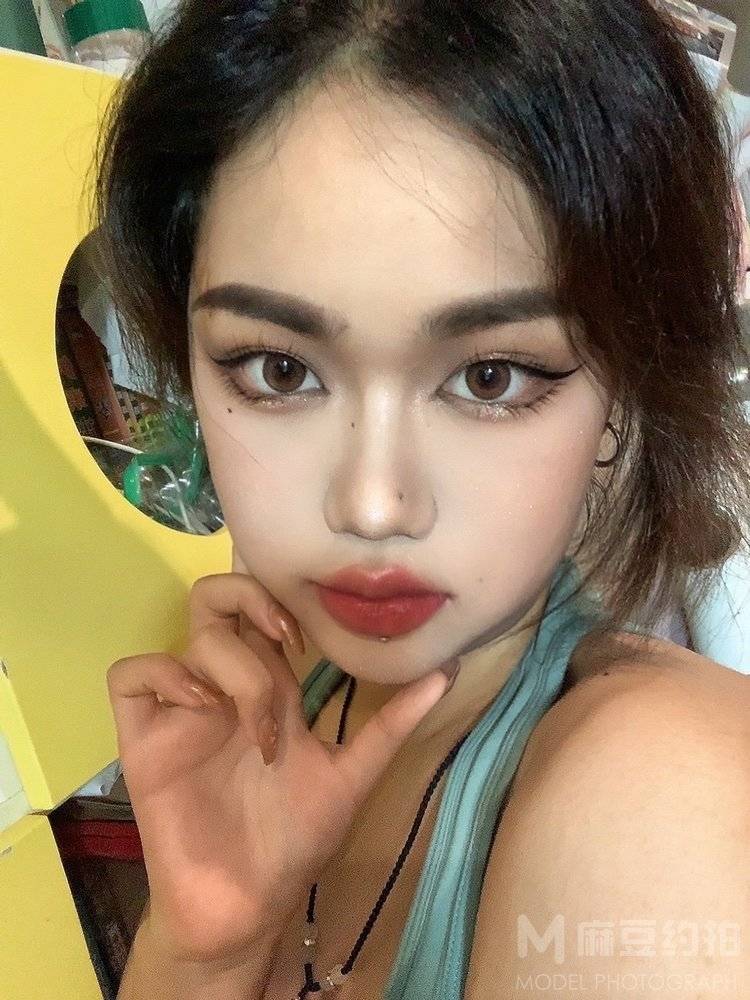妆容模特