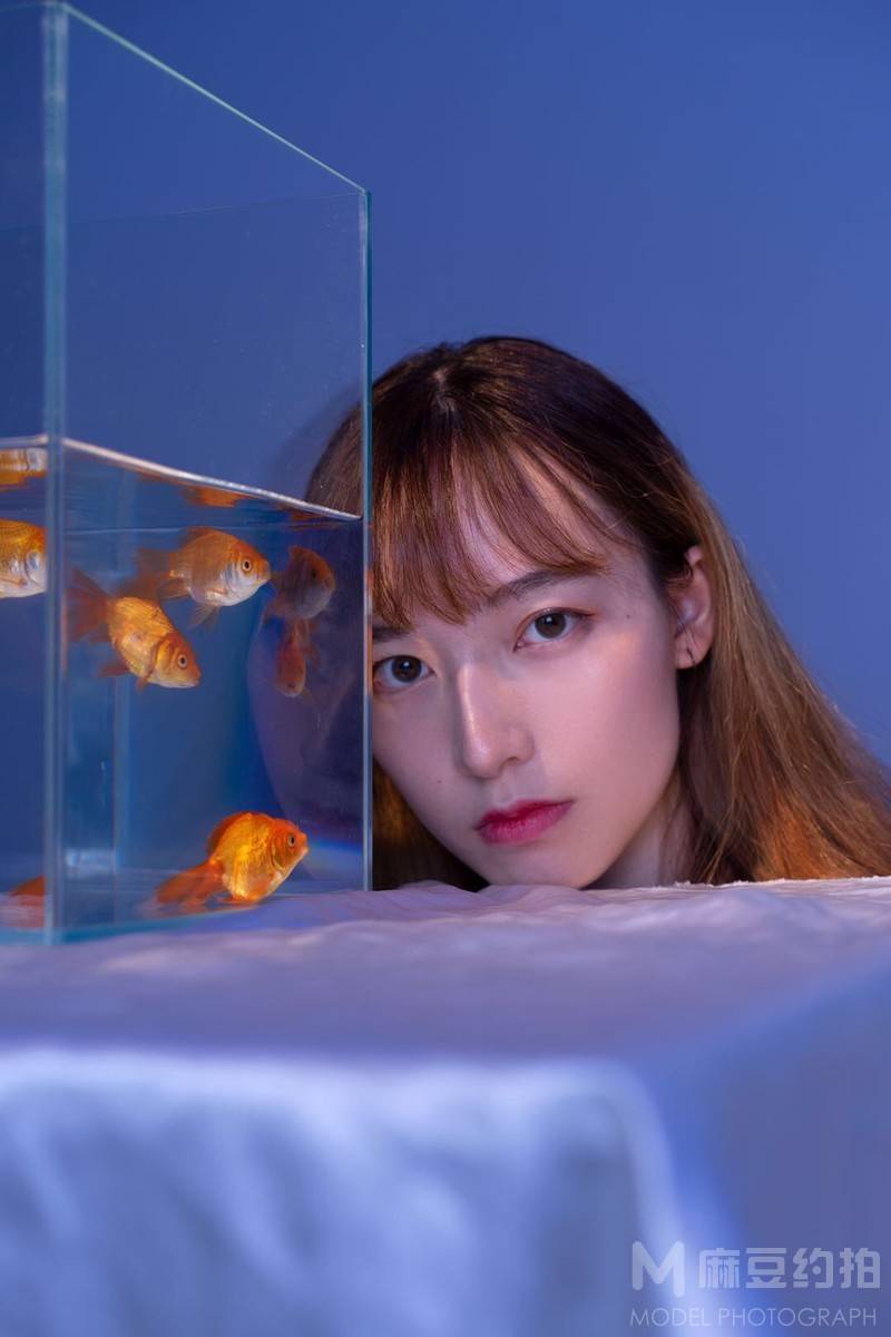 情绪模特