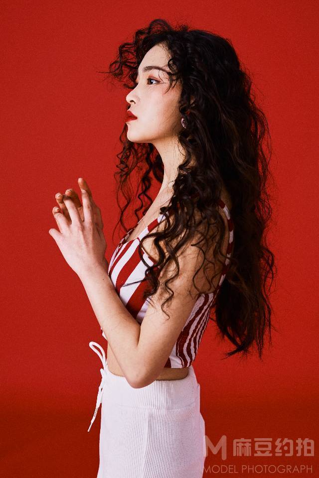 情绪模特