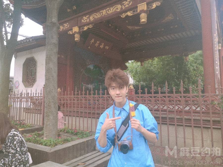 情绪模特