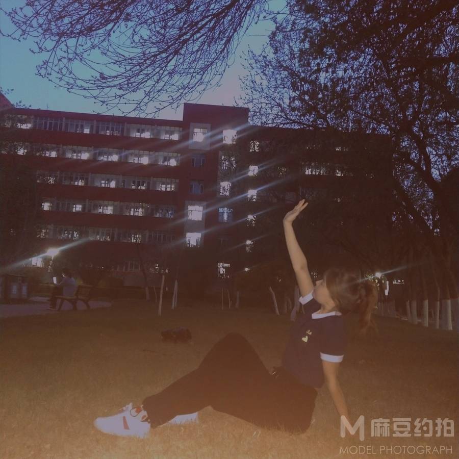 校园模特