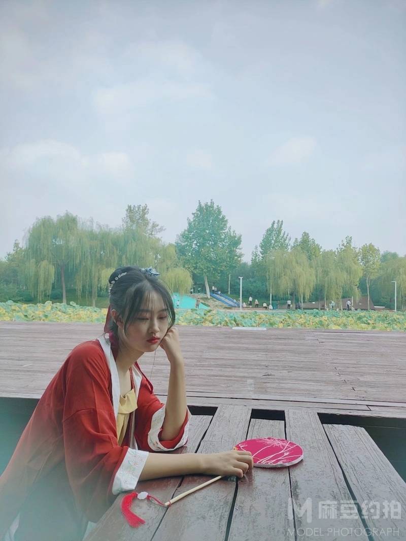 汉服模特
